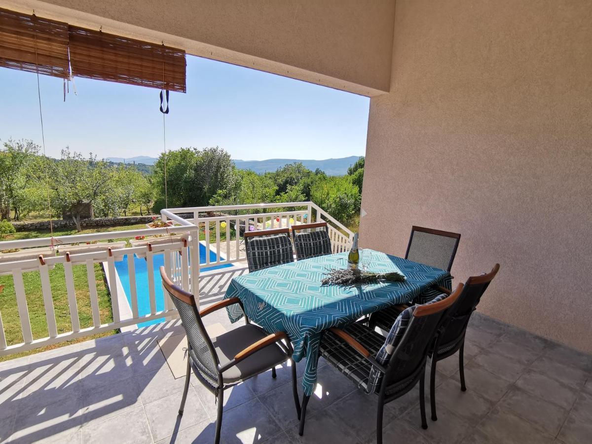 Apartman Selma Vinine Buitenkant foto
