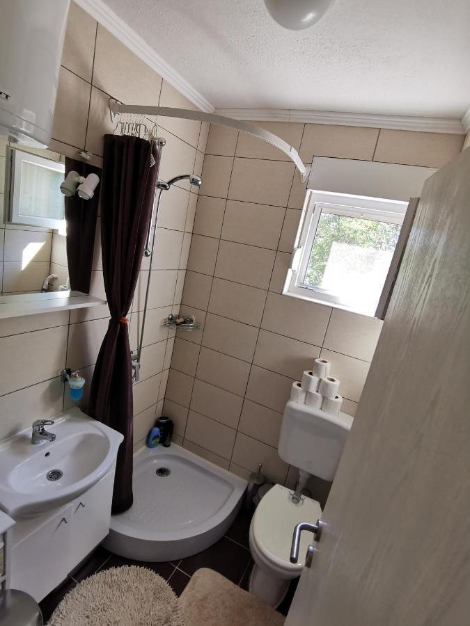 Apartman Selma Vinine Buitenkant foto